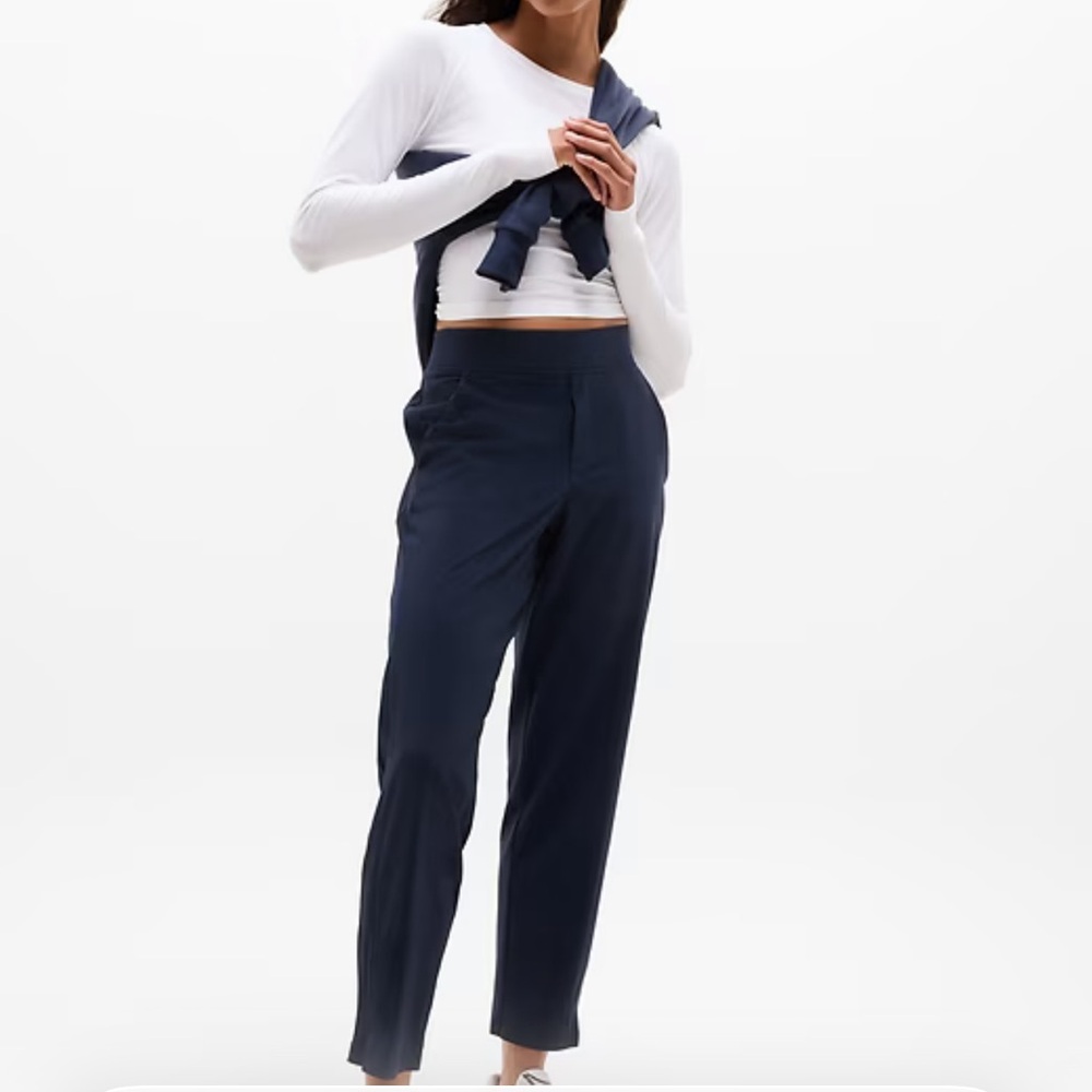 Athleta Women’s Brooklyn Mid Rise Ankle Pant in Navy Blue Size 8